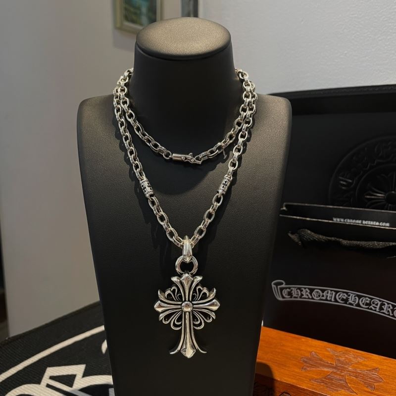 Ch*0me He**ts necklaces
